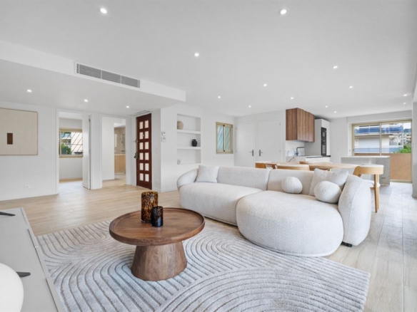 3 Bedroom Apartment in Cannes 12
