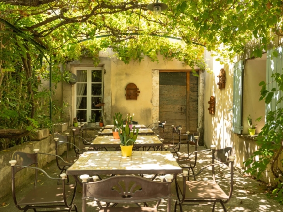 10 Bedroom Villa/House in Le Thor 20