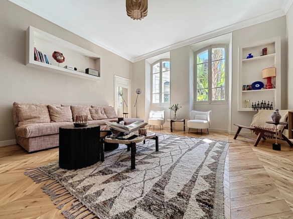 2 Bedroom Apartment in Cannes 10