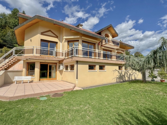 5 Bedroom Villa/House in Frangy 26