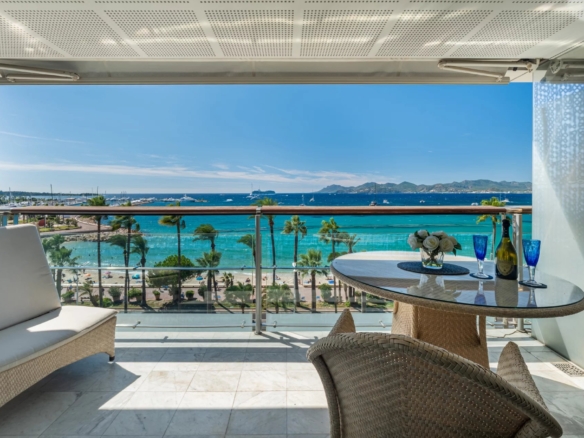 1 Bedroom Apartment in Cannes 8