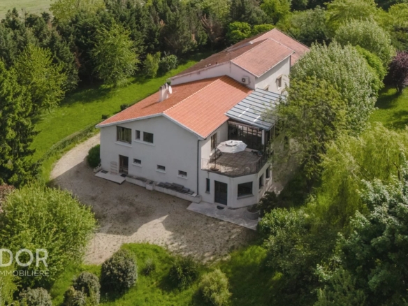 6 Bedroom Villa/House in La Tour-de-salvagny 34