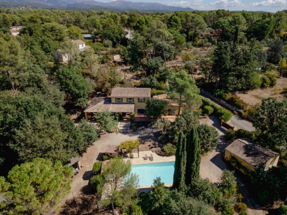 4 Bedroom Villa/House in Fayence 34