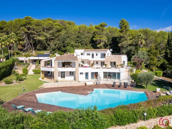 7 Bedroom Villa/House in Mougins 26