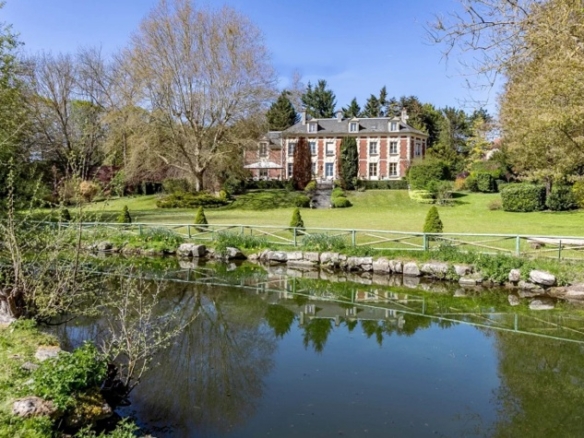 7 Bedroom Villa/House in Chantilly 32