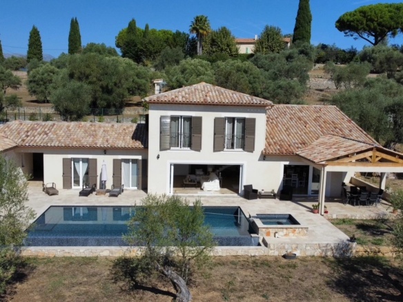 4 Bedroom Villa/House in Callian 28