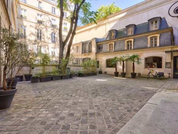 4 Bedroom Villa/House in Paris 8th (Golden Triangle - Parc Monceau) 36