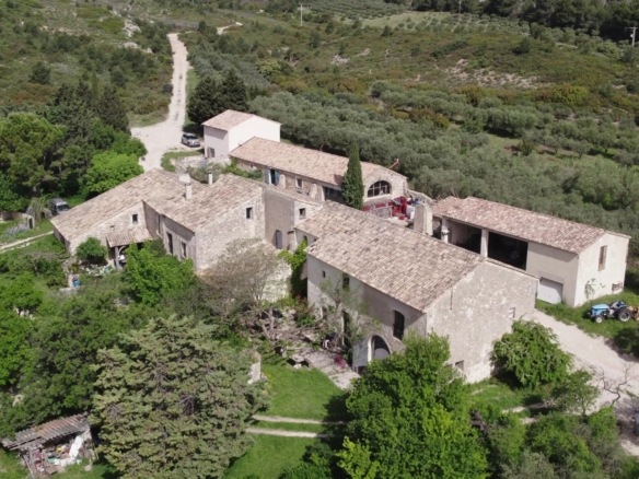 Villa/House in Mouries 26