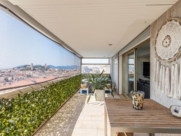 3 Bedroom Apartment in Cannes 18