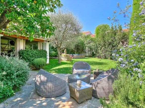 3 Bedroom Villa/House in Mougins 26