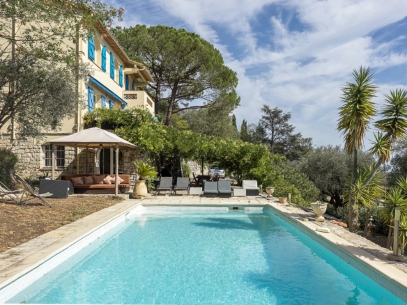 5 Bedroom Villa/House in Chateauneuf Grasse 10