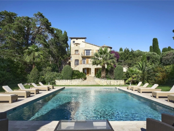 6 Bedroom Villa/House in Cap D Antibes 5