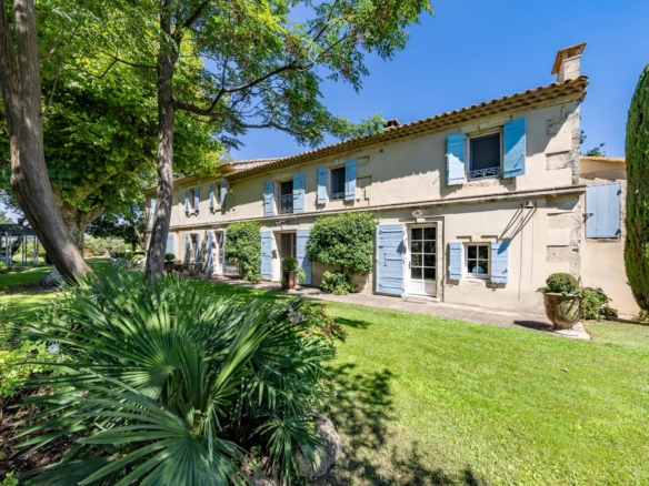 5 Bedroom Villa/House in Raphele Les Arles 36