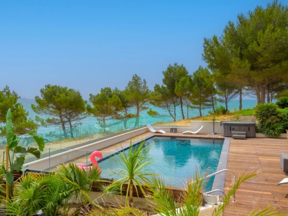 6 Bedroom Villa/House in Carry Le Rouet 7