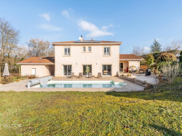 5 Bedroom Villa/House in Lachassagne 10