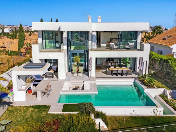 4 Bedroom Villa/House in Riviera Del Sol 18