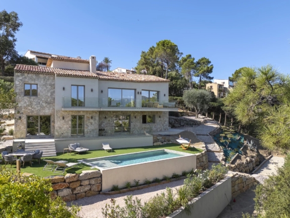 4 Bedroom Villa/House in Mandelieu La Napoule 7