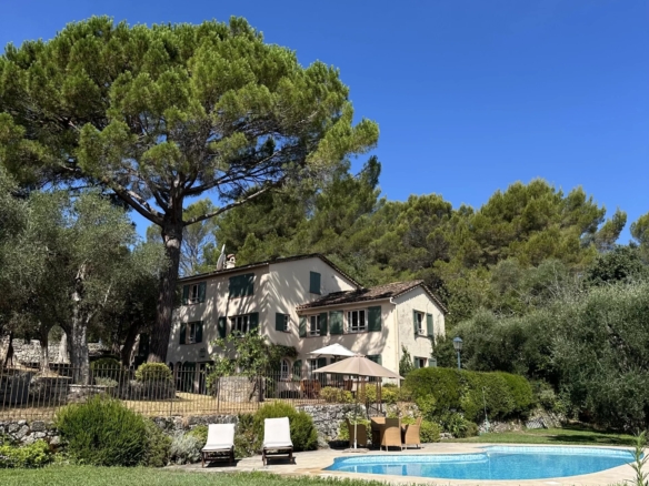 5 Bedroom Villa/House in Grasse 9