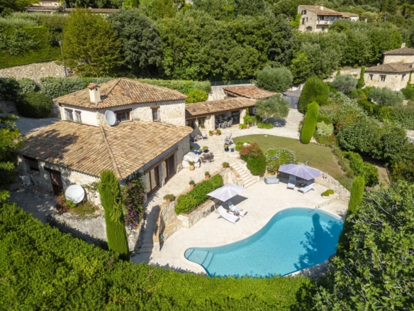 4 Bedroom Villa/House in Tourrettes Sur Loup 14