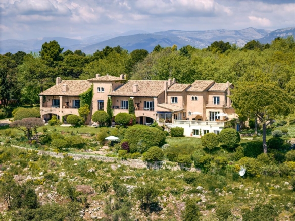 21 Bedroom Villa/House in Cabris 22