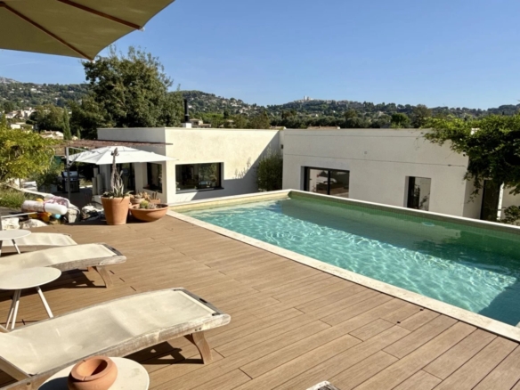 3 Bedroom Villa/House in La Colle Sur Loup 6