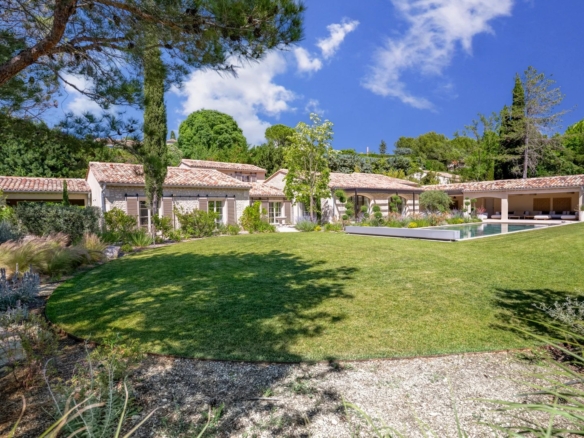6 Bedroom Villa/House in Maussane Les Alpilles 32