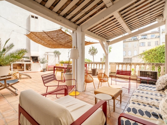 4 Bedroom Apartment in Marseille 14