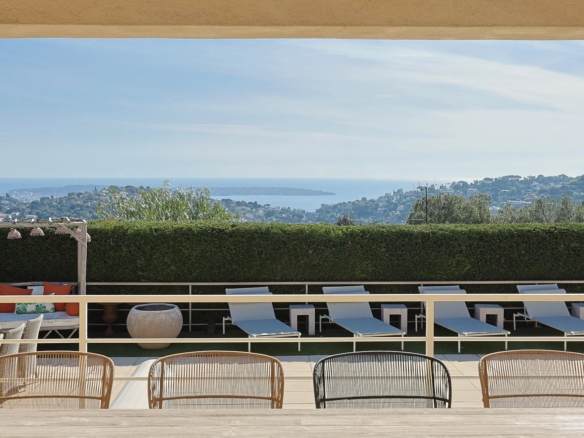 5 Bedroom Villa/House in Le Golfe Juan 36