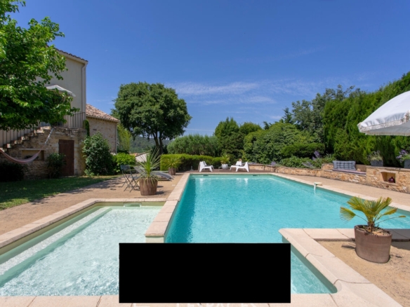 8 Bedroom Villa/House in Uzes 5
