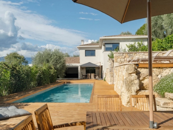 4 Bedroom Villa/House in Mougins 10