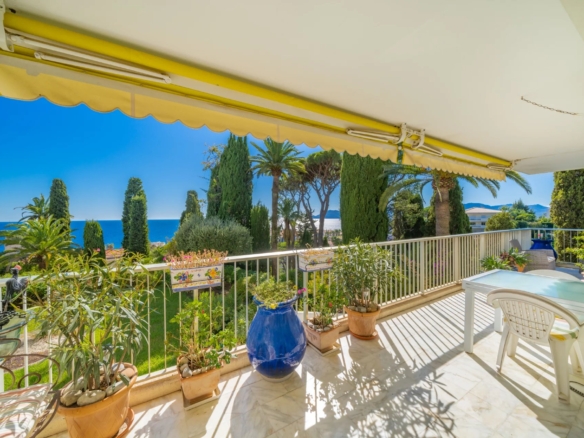 3 Bedroom Apartment in Cannes 18