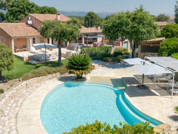 5 Bedroom Villa/House in Valbonne 30