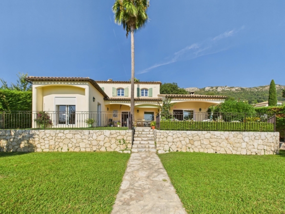 4 Bedroom Villa/House in Vence 32