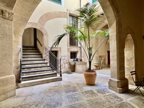 7 Bedroom Villa/House in Palma 4