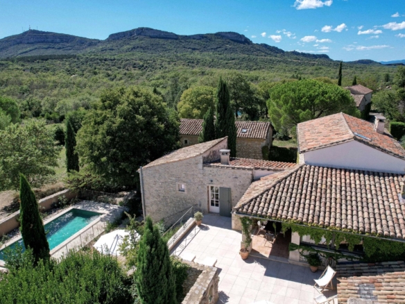4 Bedroom Villa/House in Uzes 28