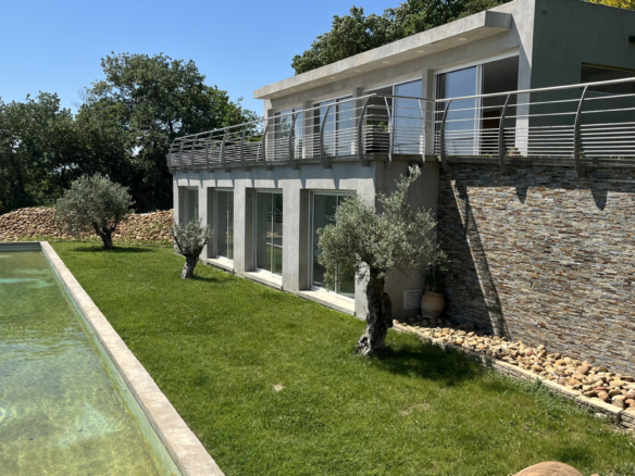 4 Bedroom Villa/House in Rochefort Du Gard 6