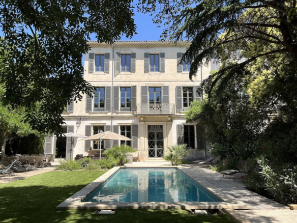 9 Bedroom Villa/House in Carpentras 18