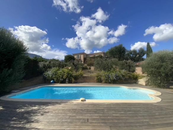 3 Bedroom Villa/House in Menton 3
