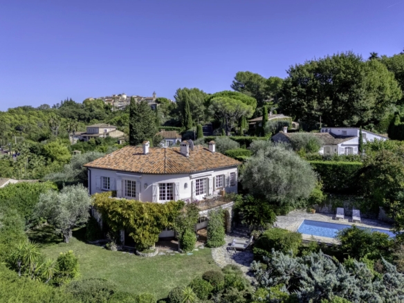 3 Bedroom Villa/House in Mougins 24