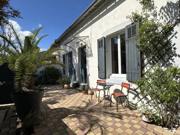 3 Bedroom Villa/House in Eygalieres 36