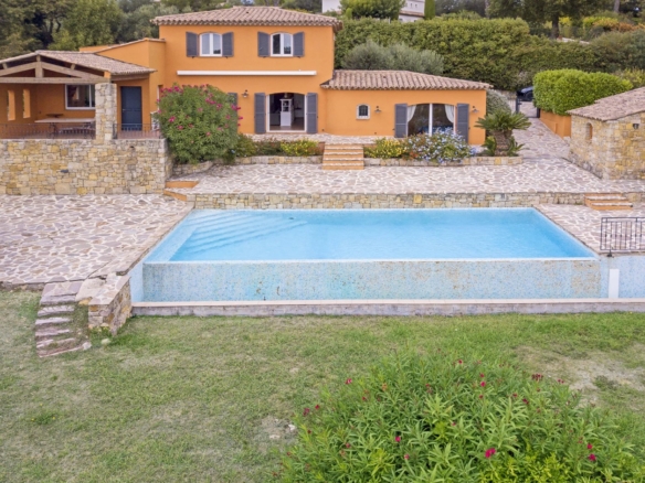 4 Bedroom Villa/House in Valbonne 20