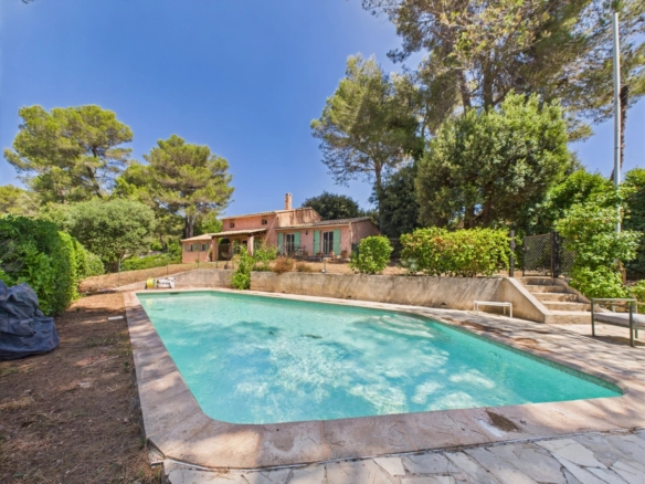 5 Bedroom Villa/House in Valbonne 6
