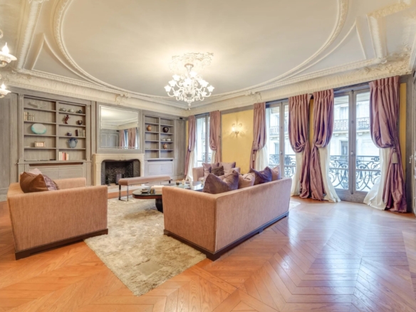 1 Bedroom Apartment in Paris 8th (Golden Triangle - Parc Monceau) 12
