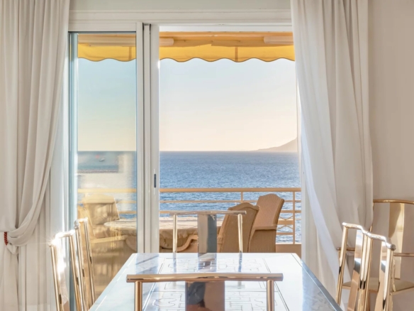 3 Bedroom Apartment in Cannes 2