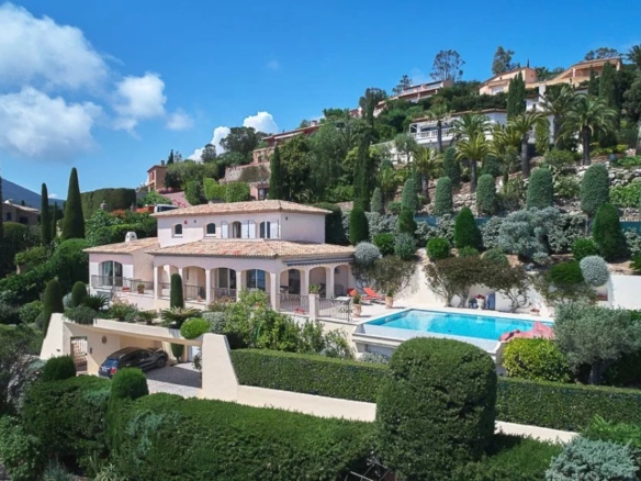 4 Bedroom Villa/House in Theoule Sur Mer 3