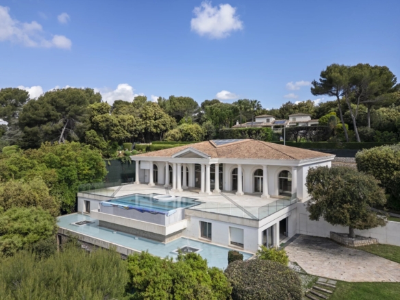 7 Bedroom Villa/House in Biot 30