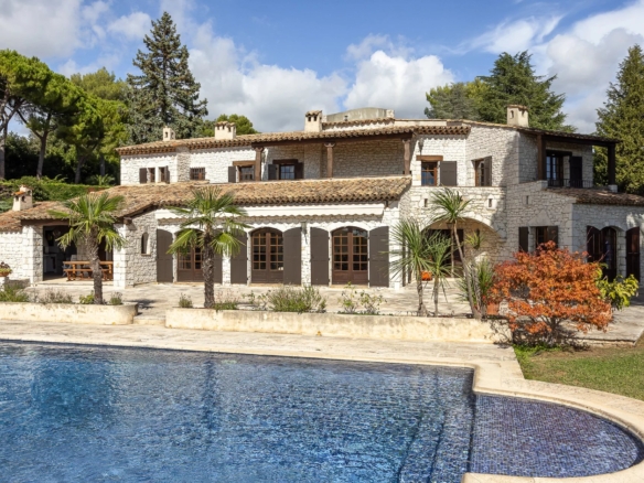 5 Bedroom Villa/House in St Paul 32