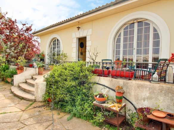 3 Bedroom Villa/House in Nice 3