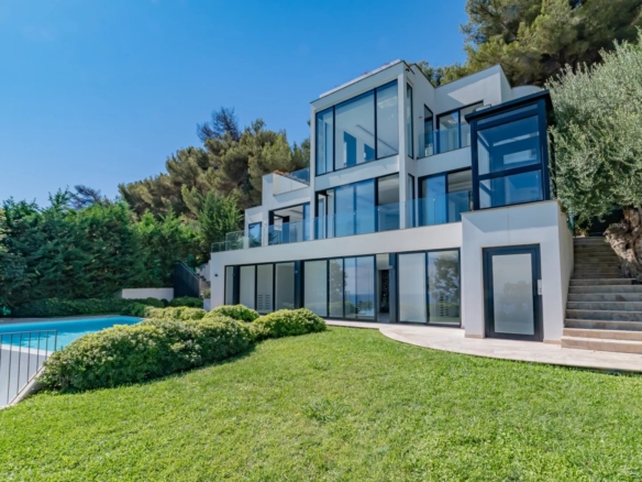 4 Bedroom Villa/House in Roquebrune Cap Martin 5