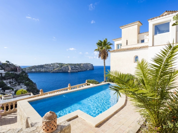 2 Bedroom Apartment in Port Andratx 12